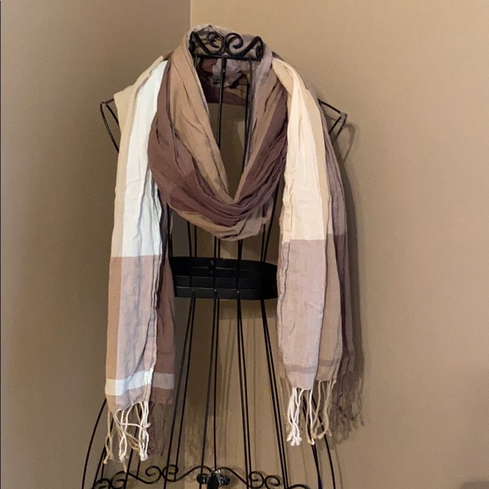 Gap Scarf